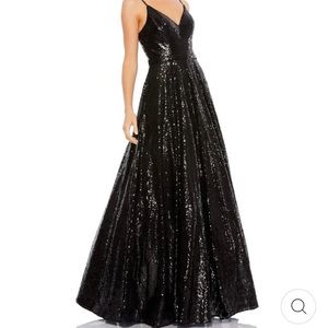 Mac Duggal black micro sequin ball gown WOW!! Size 6 STUNNING!